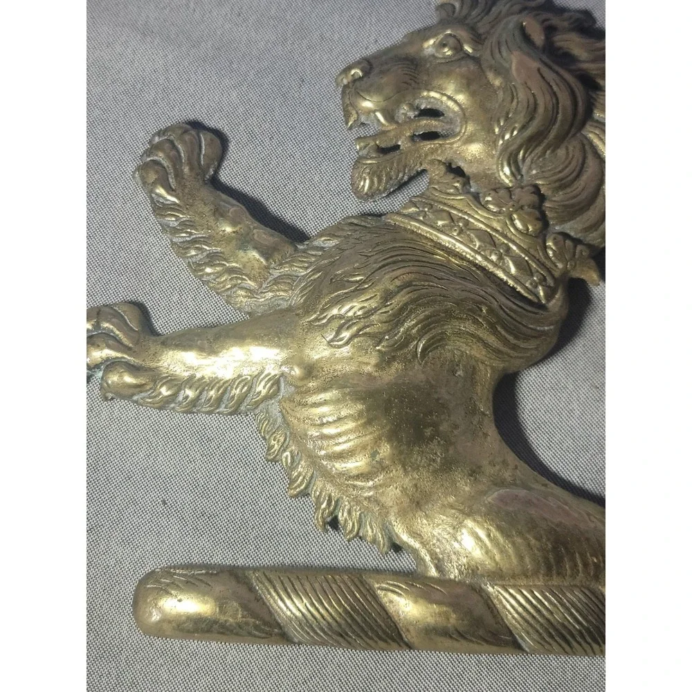 Vintage Cast Brass Heraldic Lion Rampant Decorative Mount Wall Furniture